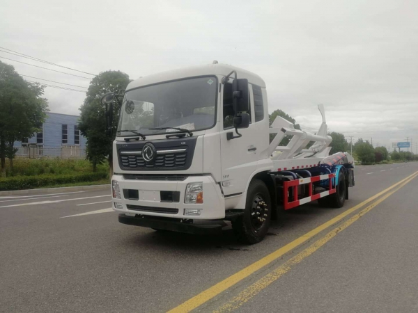 國(guó)六東風(fēng)天錦背罐車(chē)